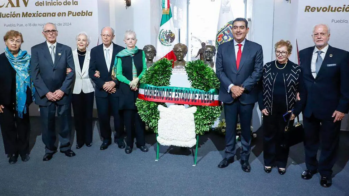 el gobernador Sergio Salomón Céspedes Peregrina encabezó la ceremonia cívica para conmemorar el CXIV aniversario del inicio de la Revolución Mexicana